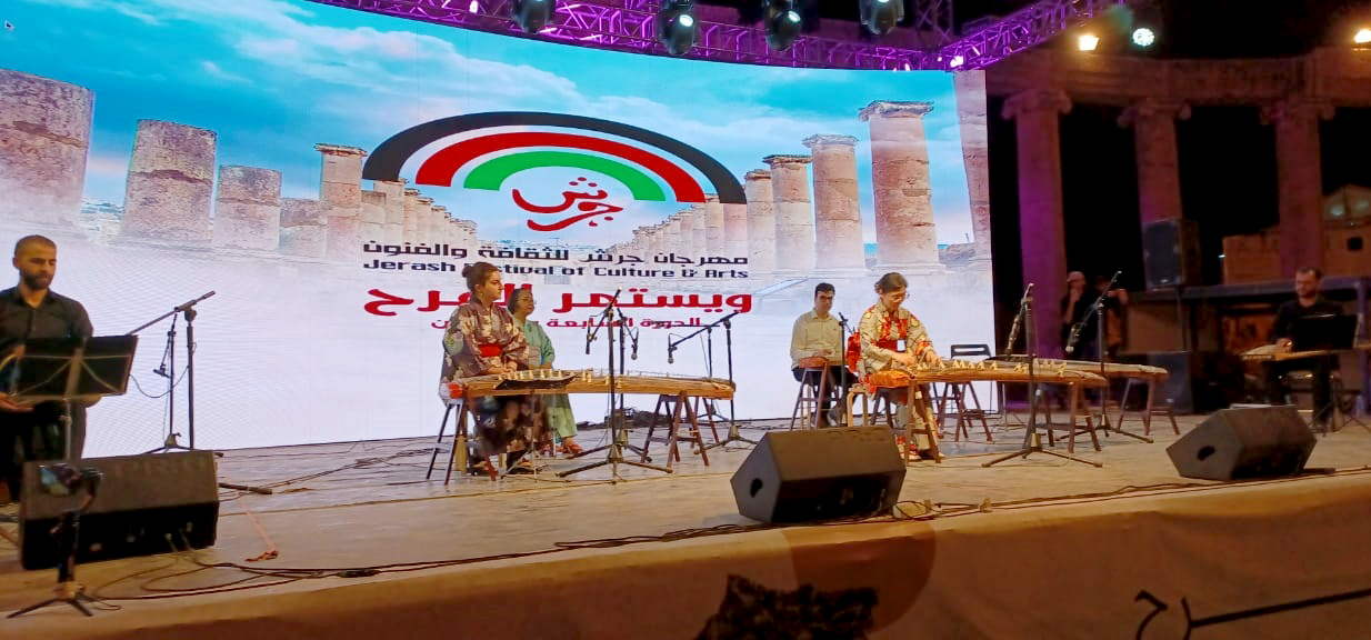 الساحة و ارتيمس في جرش الأثرية يستقطبان جمهورا كبيرا في آخر ليالي جرش 37