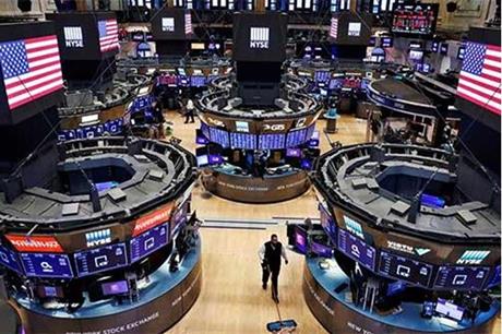 انتعاش مؤشرات الأسهم الأميركية بـ 450 نقطة