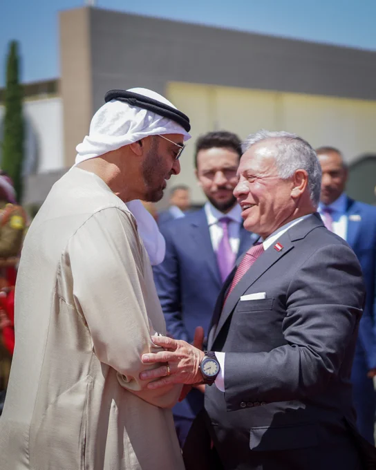 الملك يُغرد على تويتر بمناسبة زيارة الشيخ محمد بن زايد آل نهيان