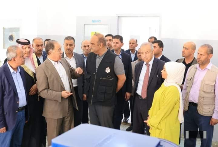 رئيس الوزراء يزور مؤسسات ومرافق خدمية في محافظة معان