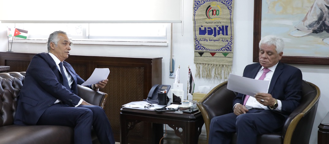 صورة حول : وزير السياحة والآثار يلتقي رئيس بلدية السلط الكبرى وزير السياحة والآثار يلتقي رئيس بلدية السلط الكبرى