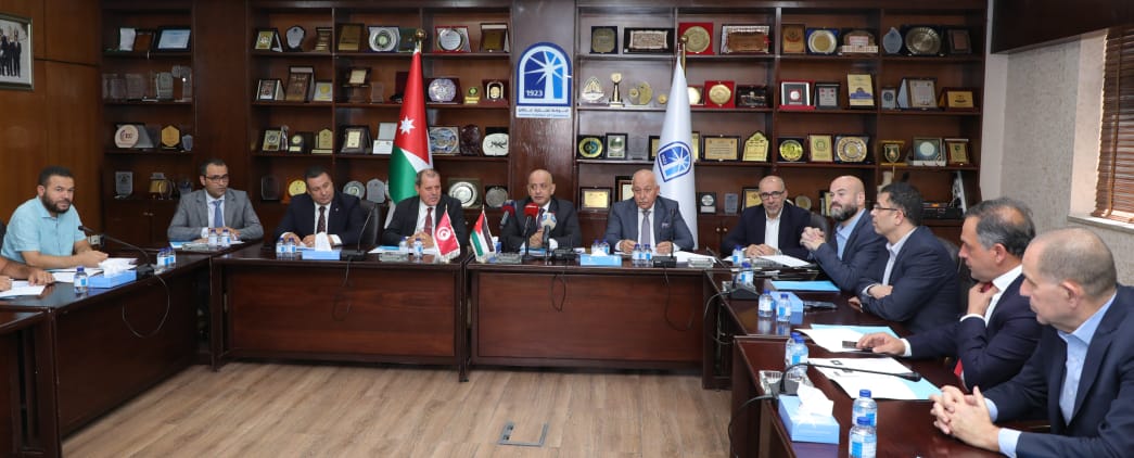 الحاج توفيق يدعو لشراكات تجارية وصناعية بين الاردن وتونس