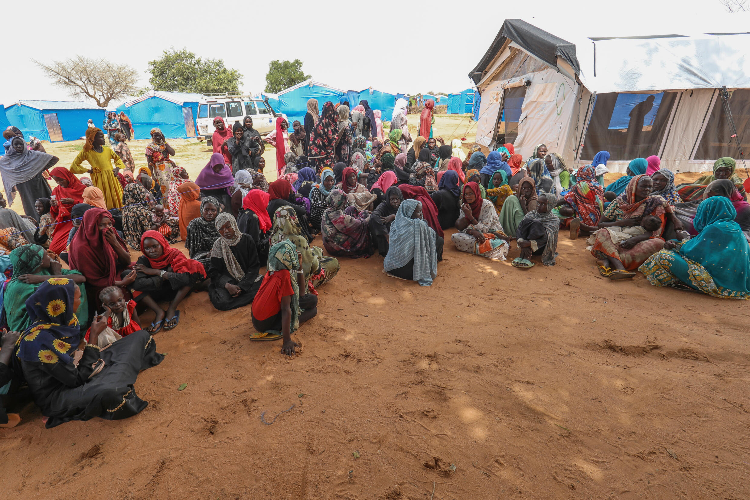 لاجئون في السودان يروون معاناة الفرار من دارفور سيرا على الأقدام