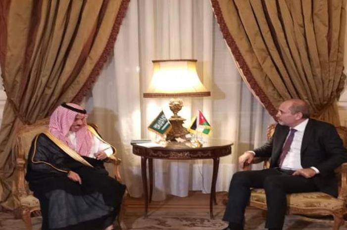 الأردن والسعودية يؤكدان استمرار التشاور للتوصل إلى حل سياسي للأزمة السورية