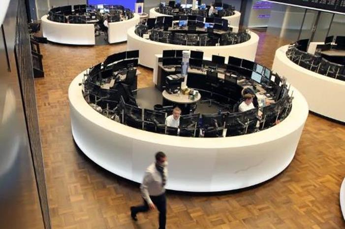 الأسهم الأوروبية تهبط وسط مخاوف بشأن الفائدة الأميركية