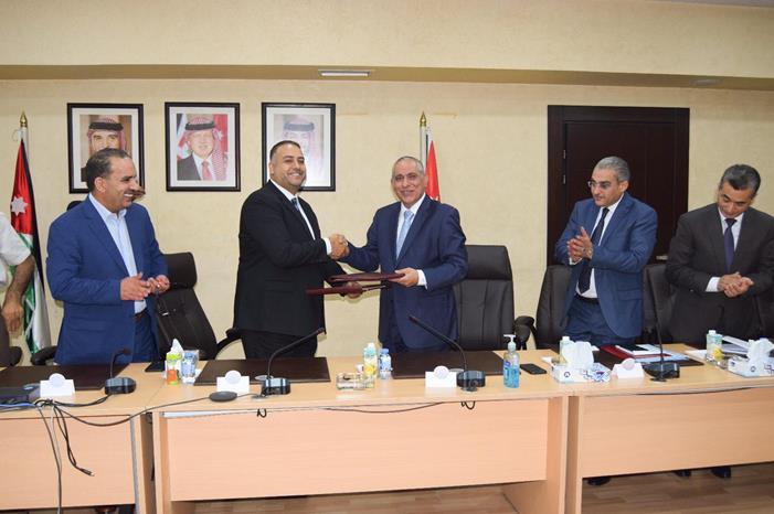العدل والتدريب المهني توقعان مذكرة تفاهم لتطبيق بدائل العقوبات السالبة للحرية