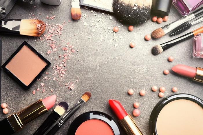 الغذاء والدواء تغلق مؤسسة مستحضرات تجميل مخالفة