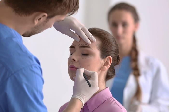 انتبهي.. أمور عليكِ تجنبها بعد الإجراءات التجميلية