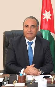 بالاسماء... الشواربة يجري تنقلات بين موظفي الأمانة