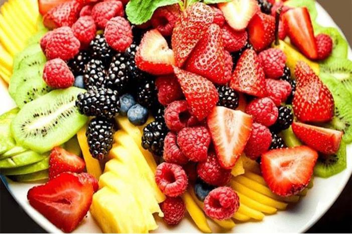 فواكة تساعدك على التخلص من الإمساك