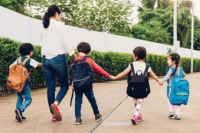 هل تسبب حقيبة المدرسة مشكلة لأبنائنا؟.. نصائح هامة حتى لا يعاني طفلك من آلام الظهر