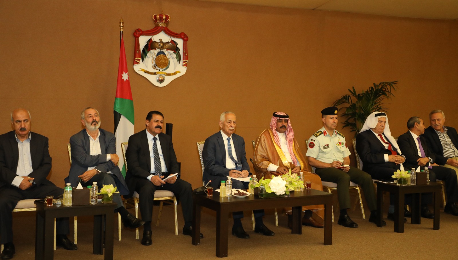 استكمالا للزيارة الملكية لمادبا.. العيسوي يلتقي وجهاء وممثلي أبناء وبنات المحافظة