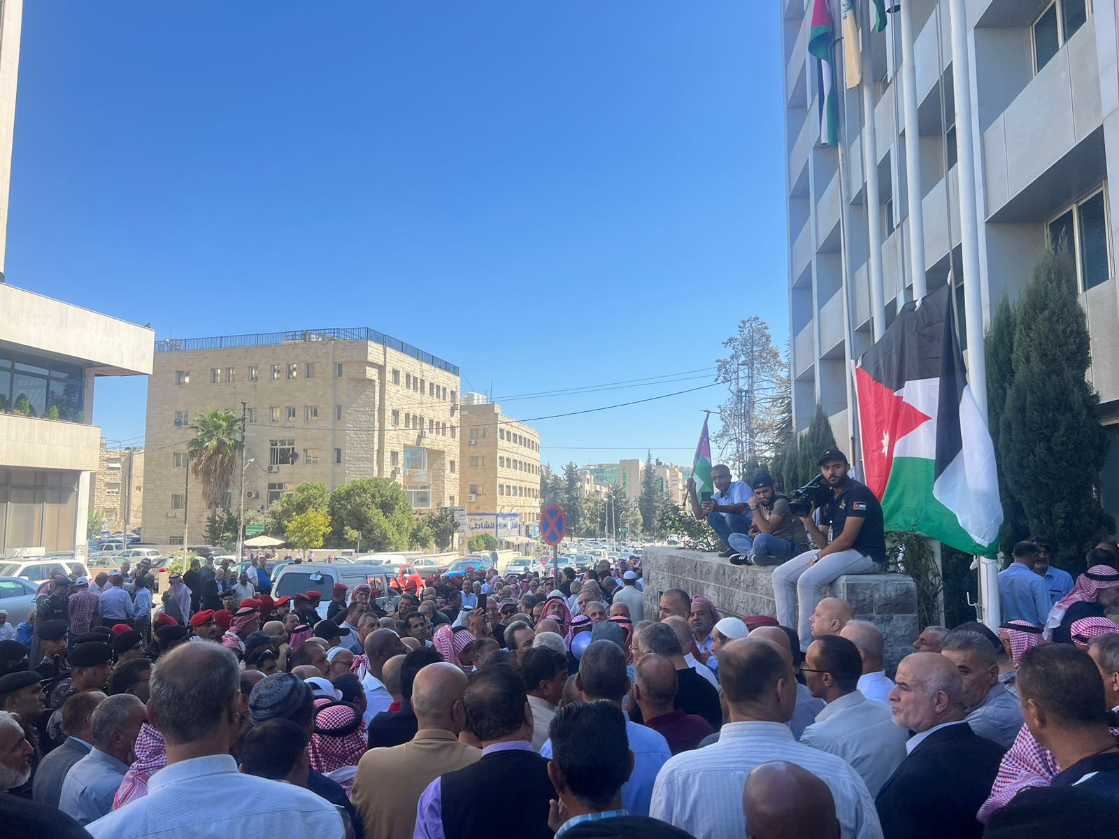 بالصور .. اعتصام جديد لمتقاعدي شركة الفوسفات