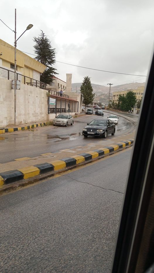 شاهد .. أمطار غزيرة في عجلون اليوم