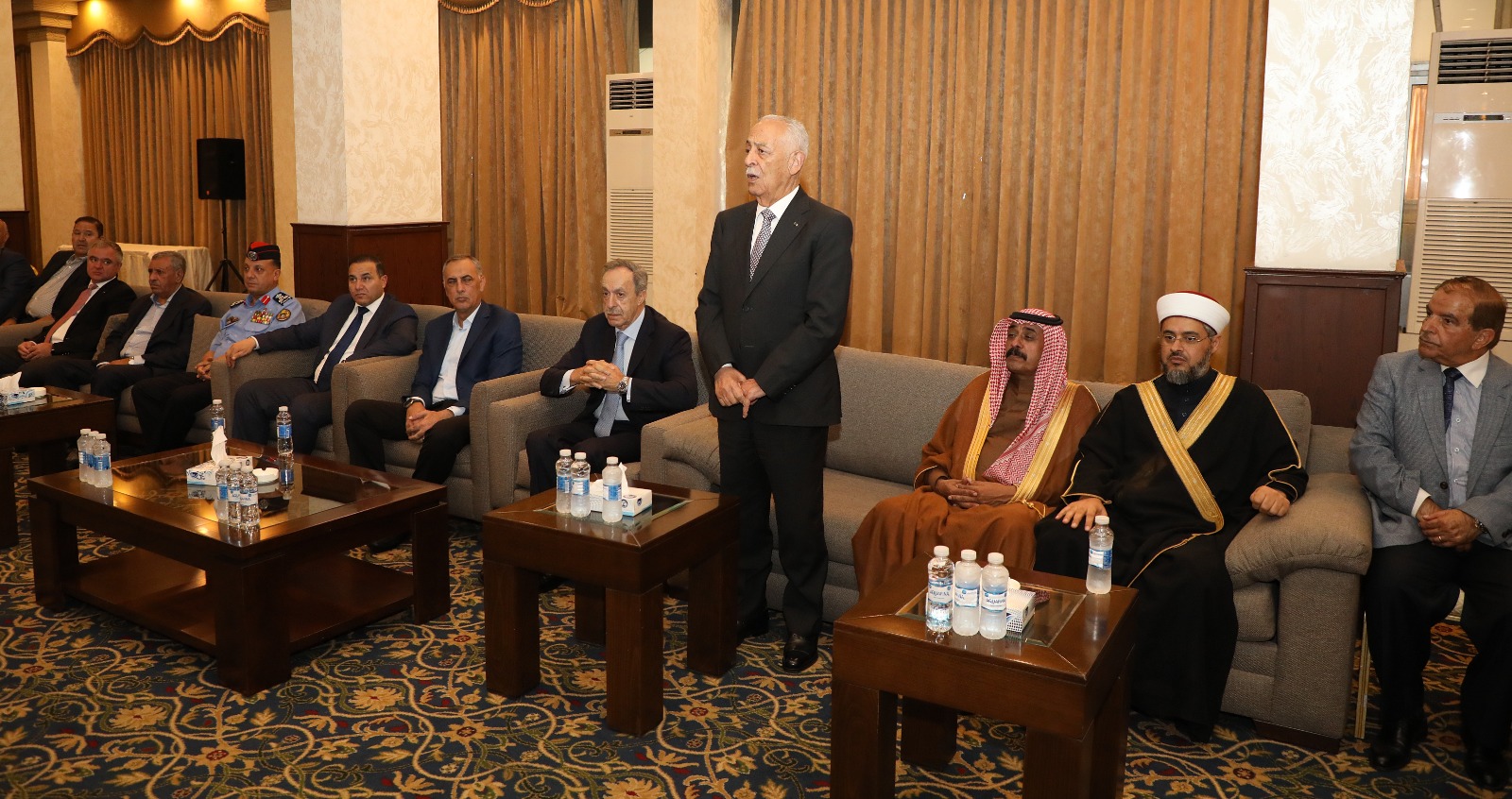 مندوبا عن الملك وولي العهد .. العيسوي يعزي _قبيلة بني صخر "الزبن" وال حمدان