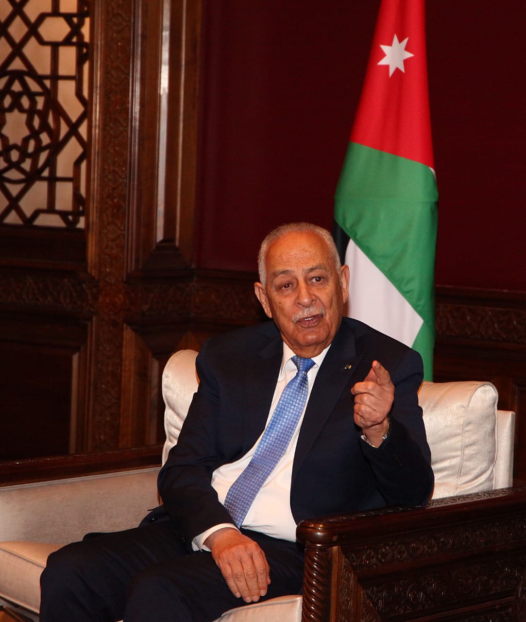 معالي يوسف العيسوي الرجل الذي شرع بيت الأردنيين للجميع