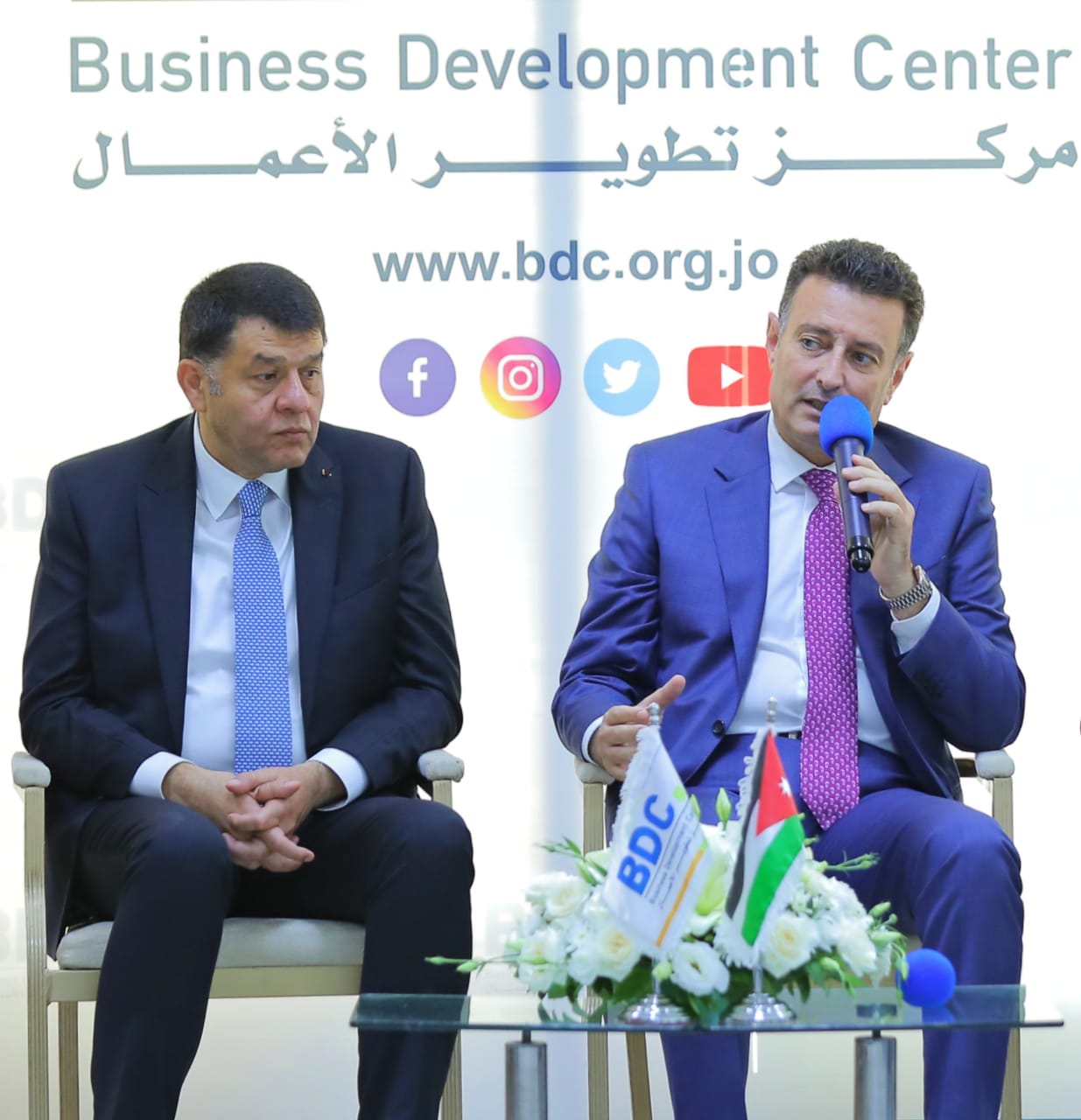 الصفدي يطّلع على مشاريع مركز تطوير الأعمال