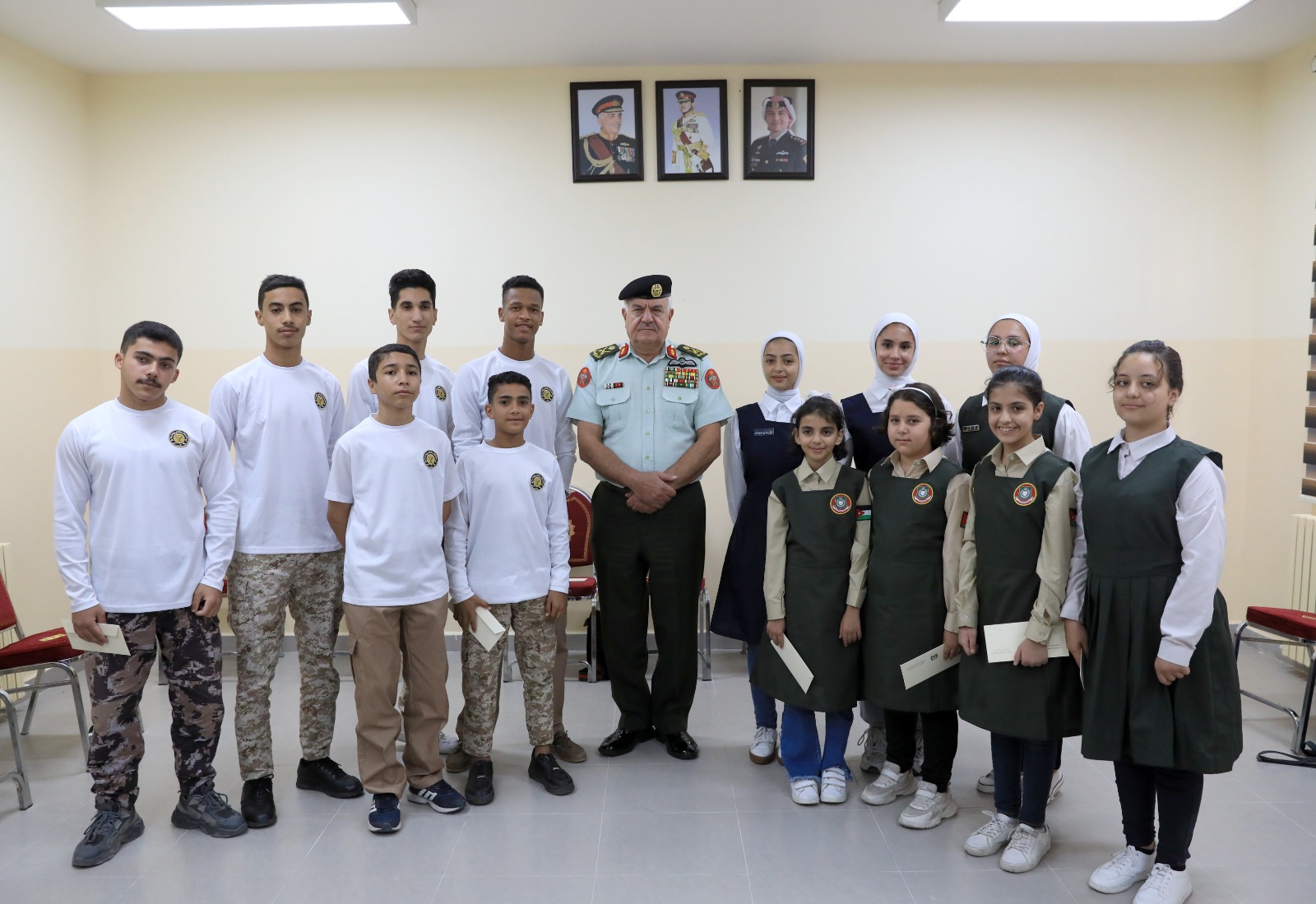 اللواء الحنيطي يفتتح مدرسة أساسية للثقافة العسكرية في طبربور