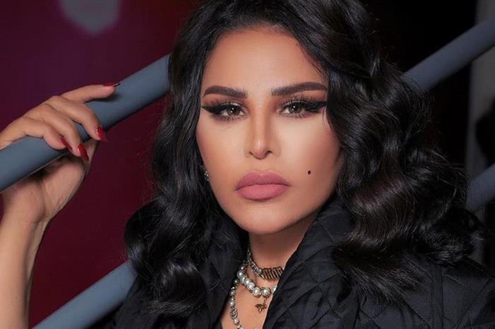 أحلام الشامسي تهاجم متابعاً: "أنت لا شيء"