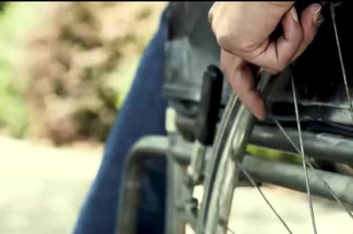 الأمن العام يشارك مقطع فيديو : هل يتحول الهاتف الى اداة قتل ؟