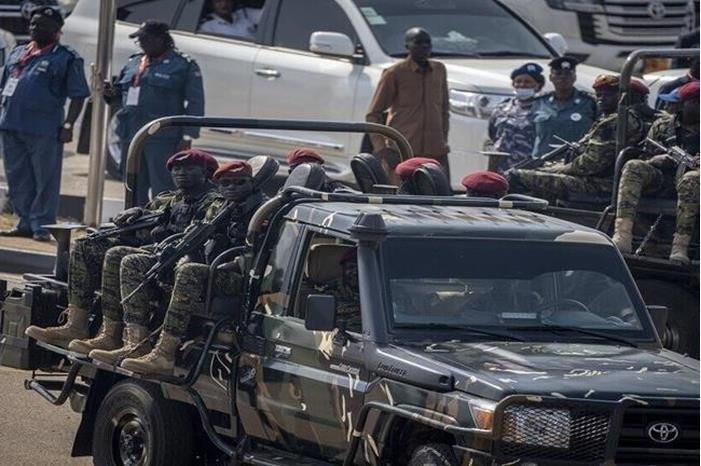السودان.. تواصل الاشتباكات وتبادل الاتهامات بين طرفي الصراع