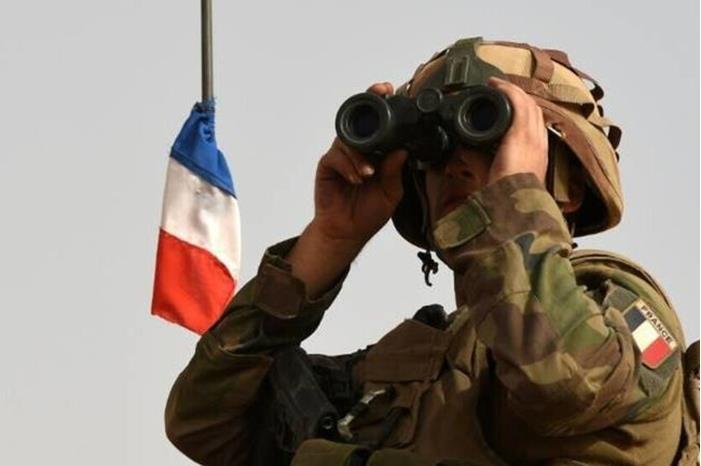 باريس تبدأ مباحثات مع جيش النيجر لسحب جزء من قواتها