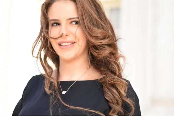 صورة-إصابة دنيا عبد العزيز بكسر في القدم