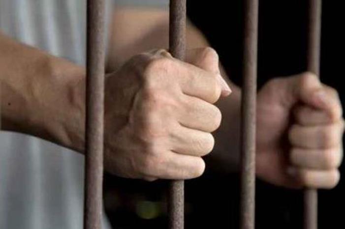 الحبس 3 أشهر أو غرامة ألف دينار ا عقوبة مطلق عيارات نارية دون داع