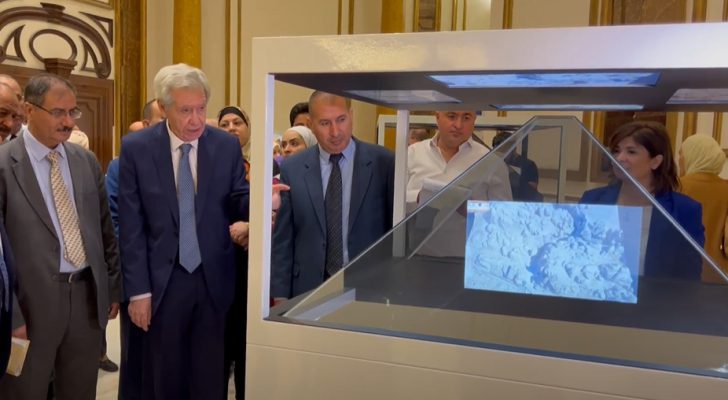 معرض للآثار والمواقع البارزة بتقنية الهولوغرام في الأردن