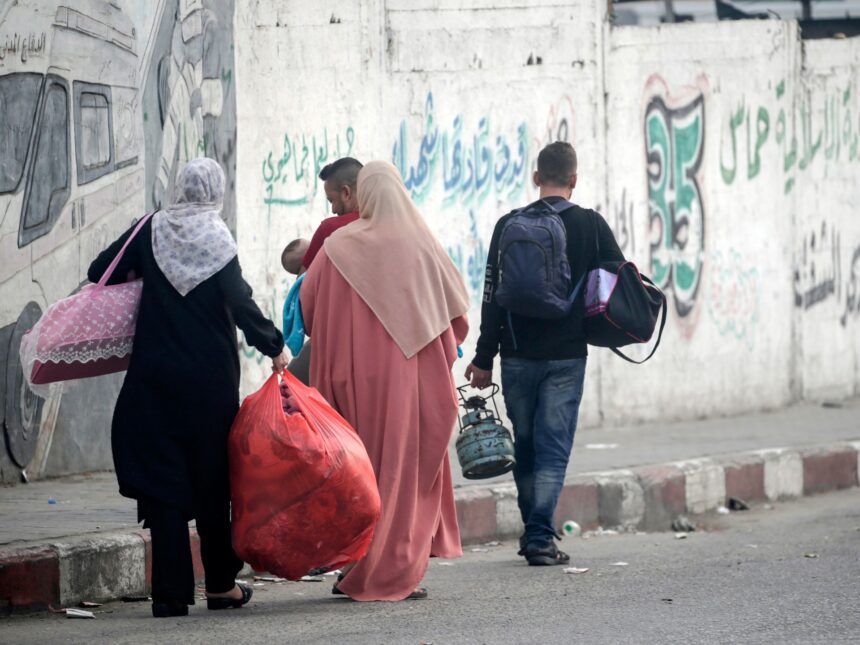 الاحتلال يأمر سكان شمال غزة بالنزوح لجنوبه خلال ٢٤ ساعة