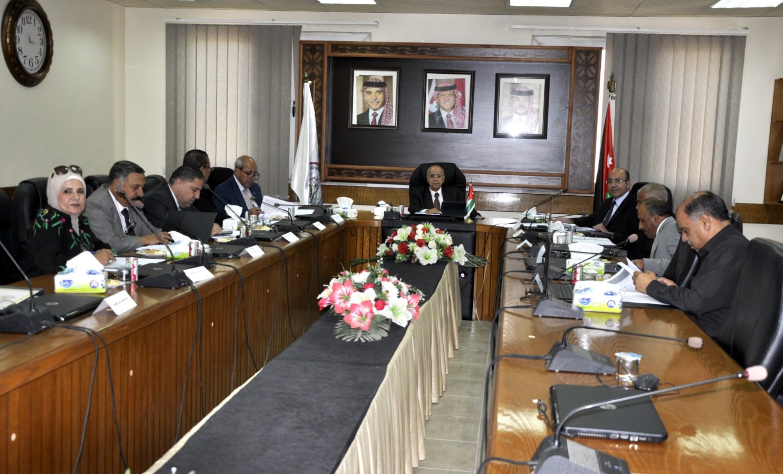 صورة حول : مجلس أمناء الطفيلة يناقش دخول الجامعة في التصنيفات الإقليمية مجلس أمناء الطفيلة يناقش دخول الجامعة في التصنيفات الإقليمية