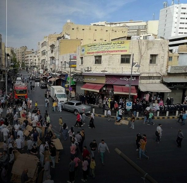 بالصور .. حشود غفيرة في وسط البلد لوقف العدوان على قطاع غزة