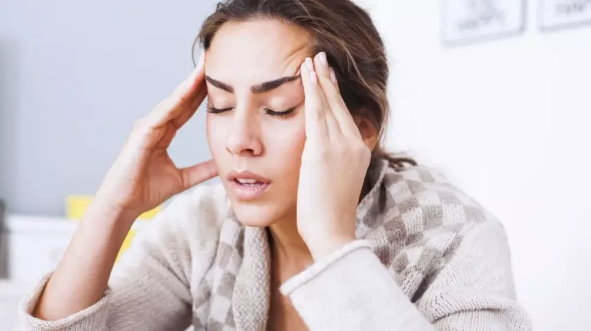 ما الفرق بين صداع الضغط المرتفع والمنخفض؟