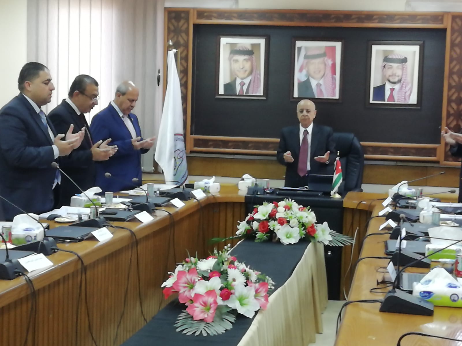 صورة حول : مجلس أمناء الطفيلة يناقش دخول الجامعة في التصنيفات الإقليمية مجلس أمناء الطفيلة يناقش دخول الجامعة في التصنيفات الإقليمية
