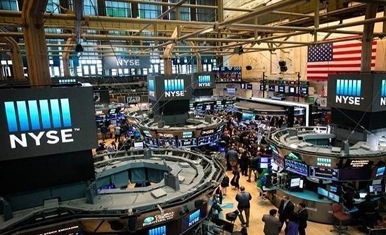 انخفاض مؤشرات الأسهم الأميركية أكثر من 350 نقطة