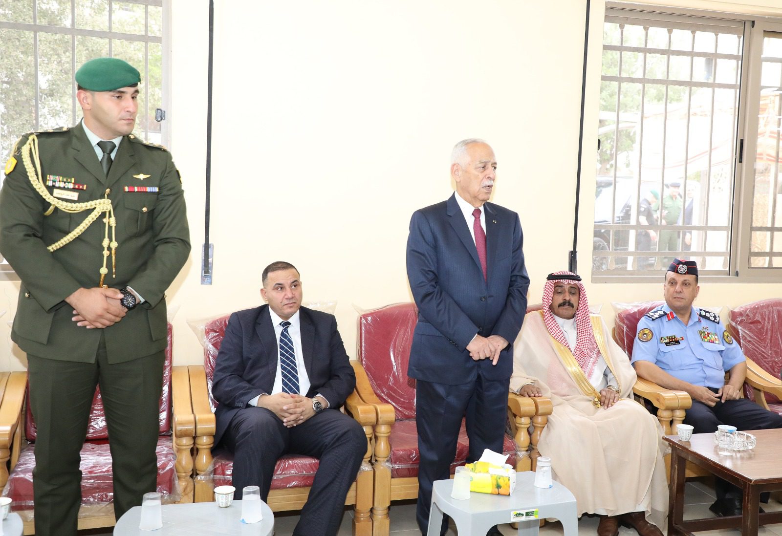 الملك يعزي عشيرتي الزعبي والنعيمات