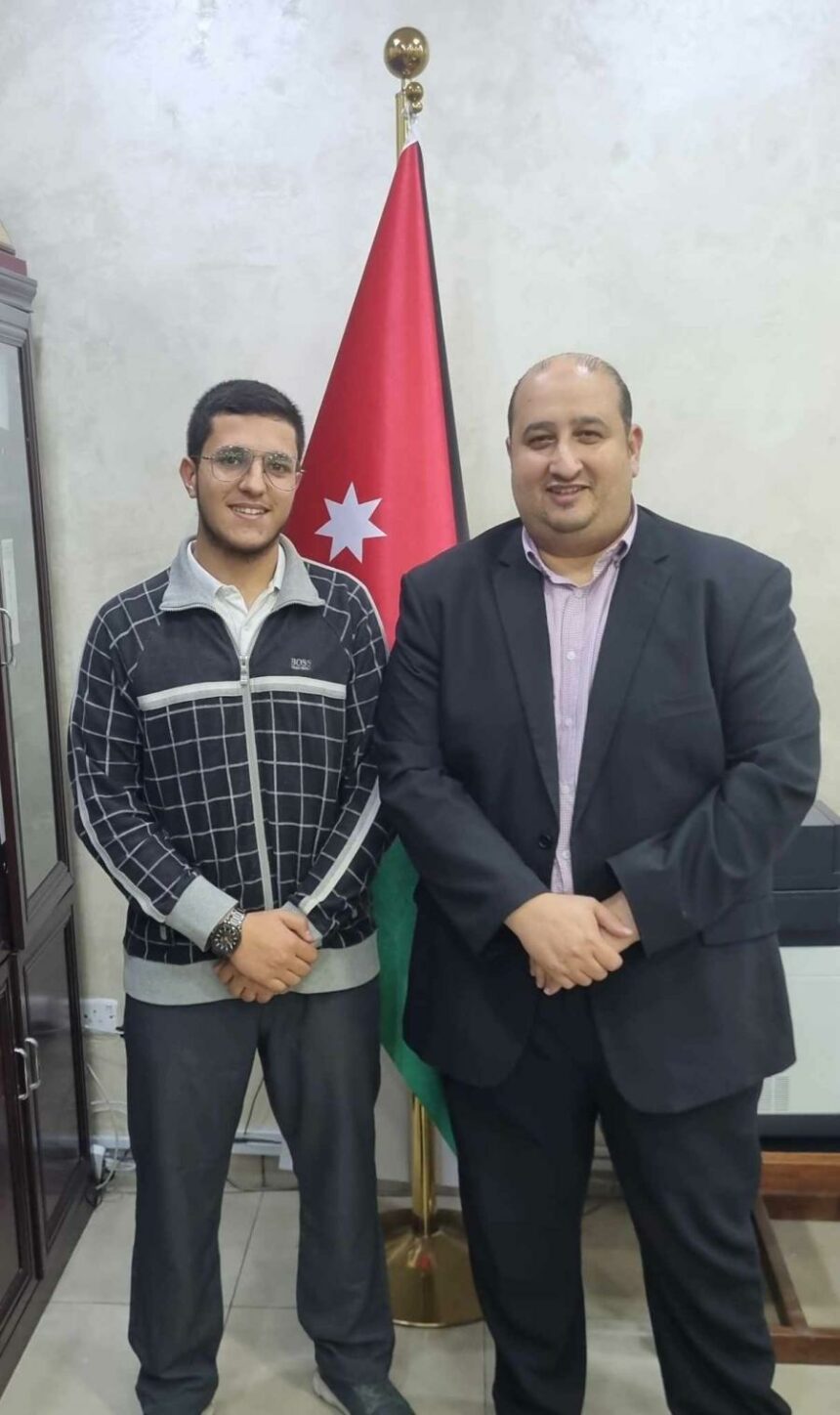 الطالب الصمادي يترك طب الأسنان ليدرس شريعة