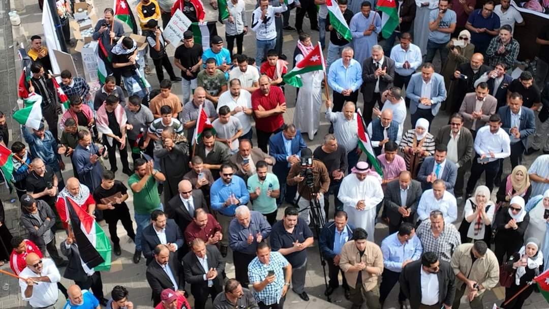 صورة حول : فيديو وصور .. وقفة تضامنية في البلقاء لحزب إرادة دعما لغزة في البلقاء فيديو وصور .. وقفة تضامنية في البلقاء لحزب إرادة دعما لغزة في البلقاء