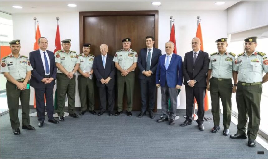 رئيس الأركان يزور شركة الاتصالات الأردنية (اورنج)