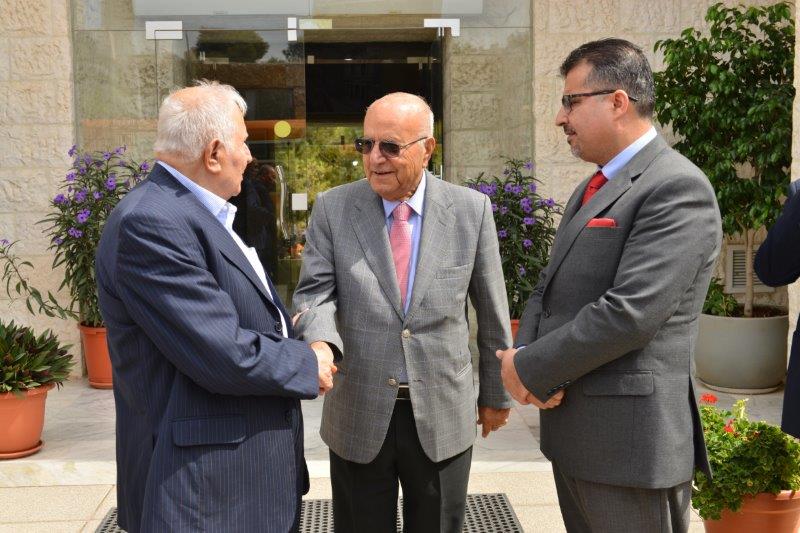 جامعة البترا تكرم عمداء شؤون الطلبة السابقين فيها