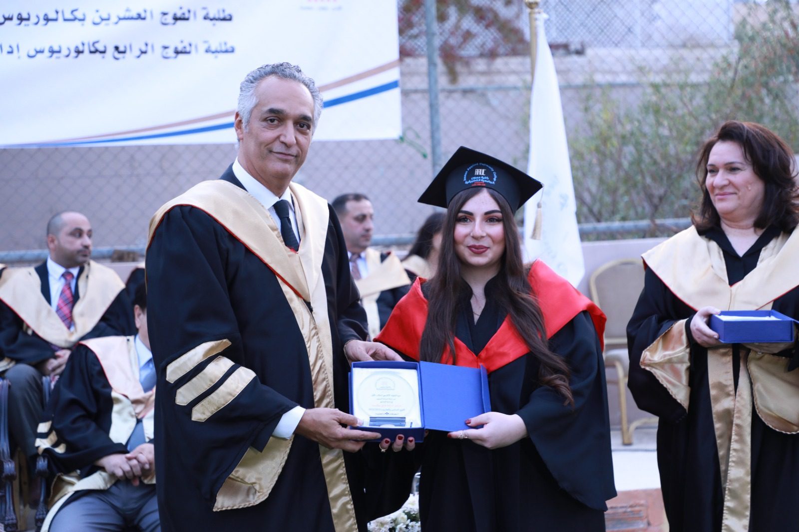 وزير السياحة والآثار يرعى حفل تخريج طلبة كلية عمون الجامعية