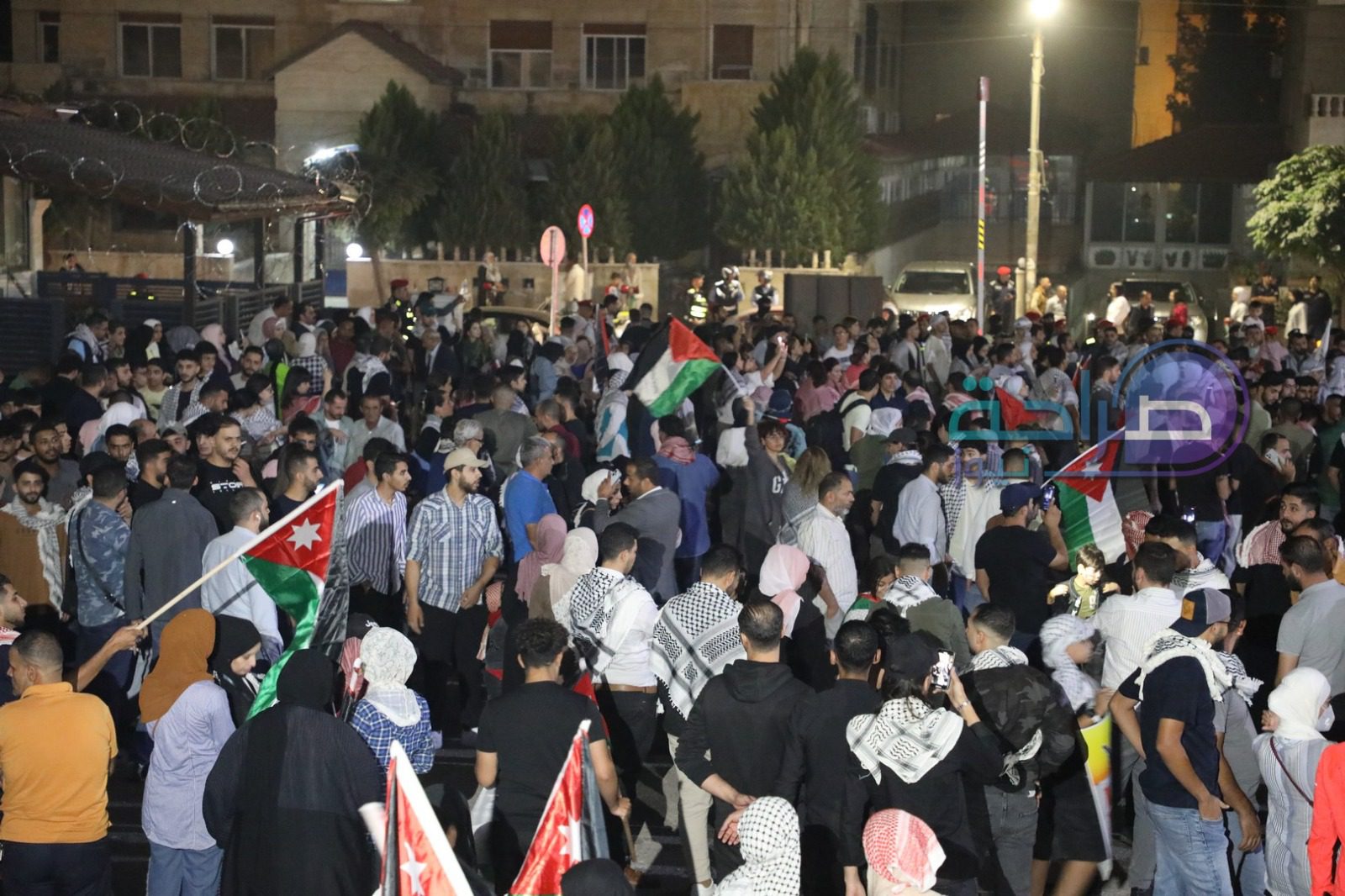 صورة حول : فيديو وصور ... وقفة تضامنية دعما لغزة بمحيط مسجد الكالوتي فيديو وصور ... وقفة تضامنية دعما لغزة بمحيط مسجد الكالوتي