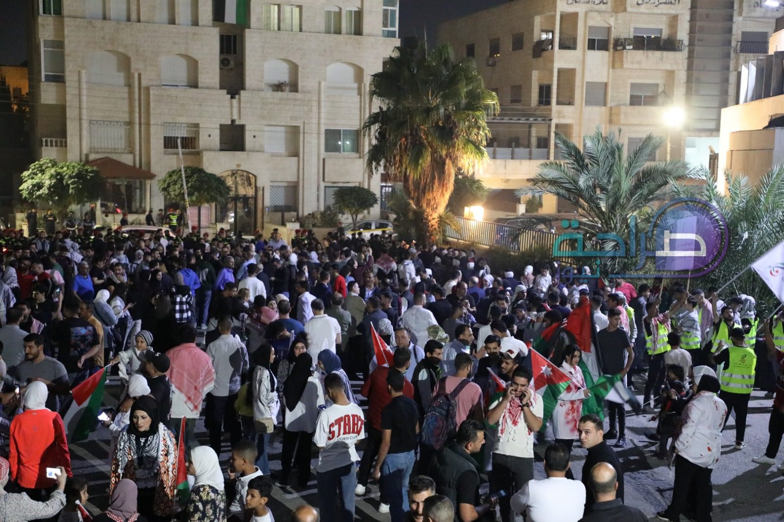صورة حول : فيديو وصور ... وقفة تضامنية دعما لغزة بمحيط مسجد الكالوتي فيديو وصور ... وقفة تضامنية دعما لغزة بمحيط مسجد الكالوتي