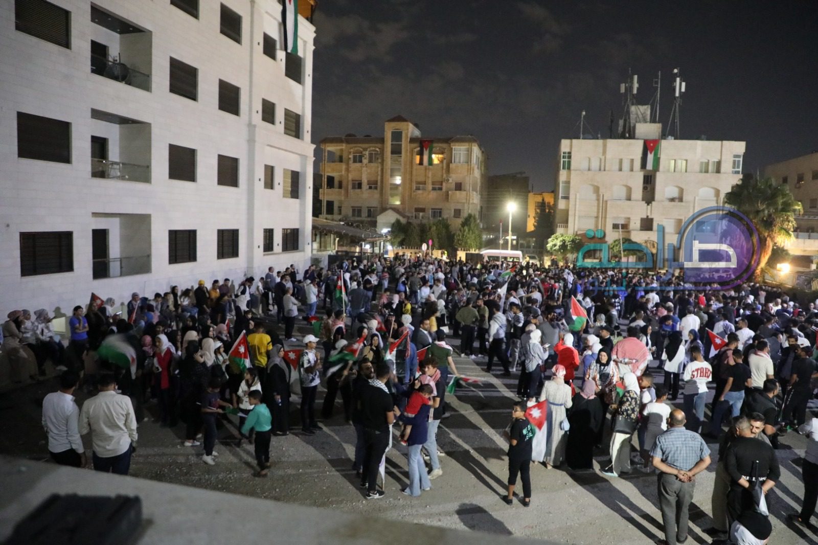 صورة حول : فيديو وصور ... وقفة تضامنية دعما لغزة بمحيط مسجد الكالوتي فيديو وصور ... وقفة تضامنية دعما لغزة بمحيط مسجد الكالوتي