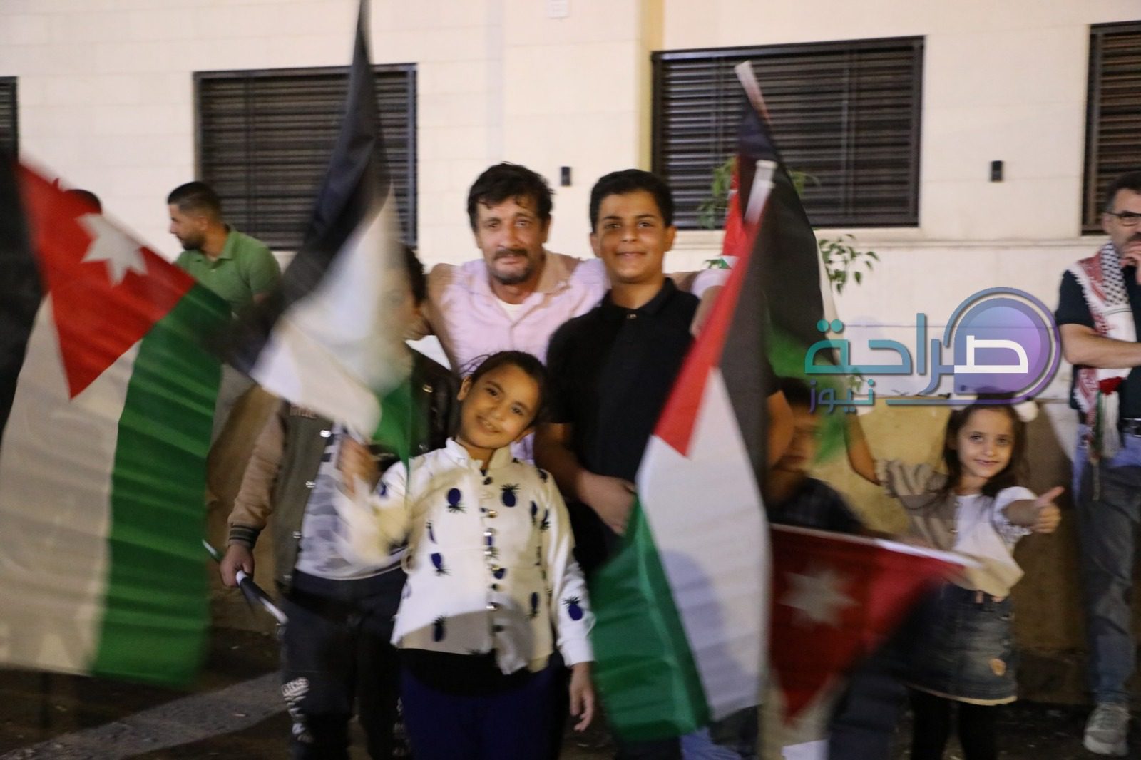 صورة حول : فيديو وصور ... وقفة تضامنية دعما لغزة بمحيط مسجد الكالوتي فيديو وصور ... وقفة تضامنية دعما لغزة بمحيط مسجد الكالوتي