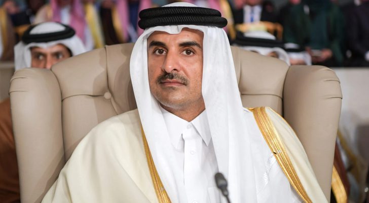 أمير قطر يؤكد على ضرورة فتح ممرات آمنة في غزة