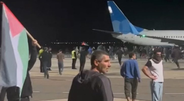 توقيف ٦٠ شخصا على خلفية اقتحام مطار في داغستان