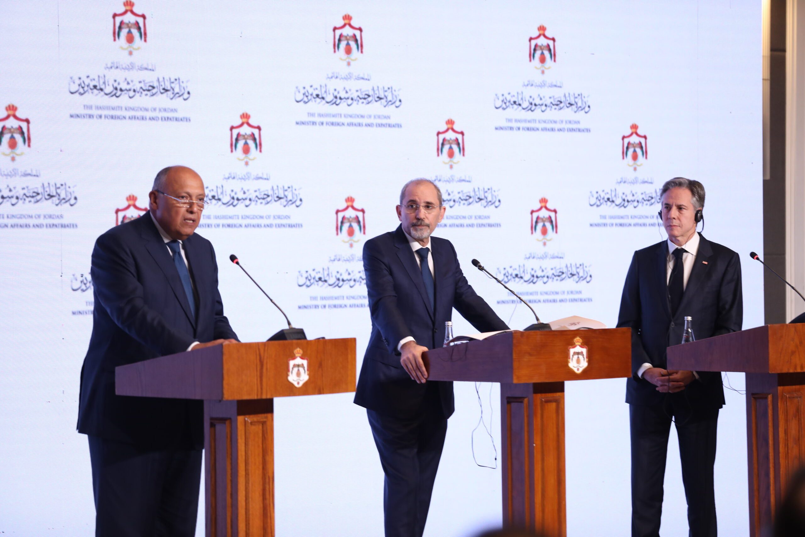 وزير الخارجية: الدول العربية تطالب بوقف فوري لإطلاق النار وترفض توصيف الحرب بالدفاع عن النفس