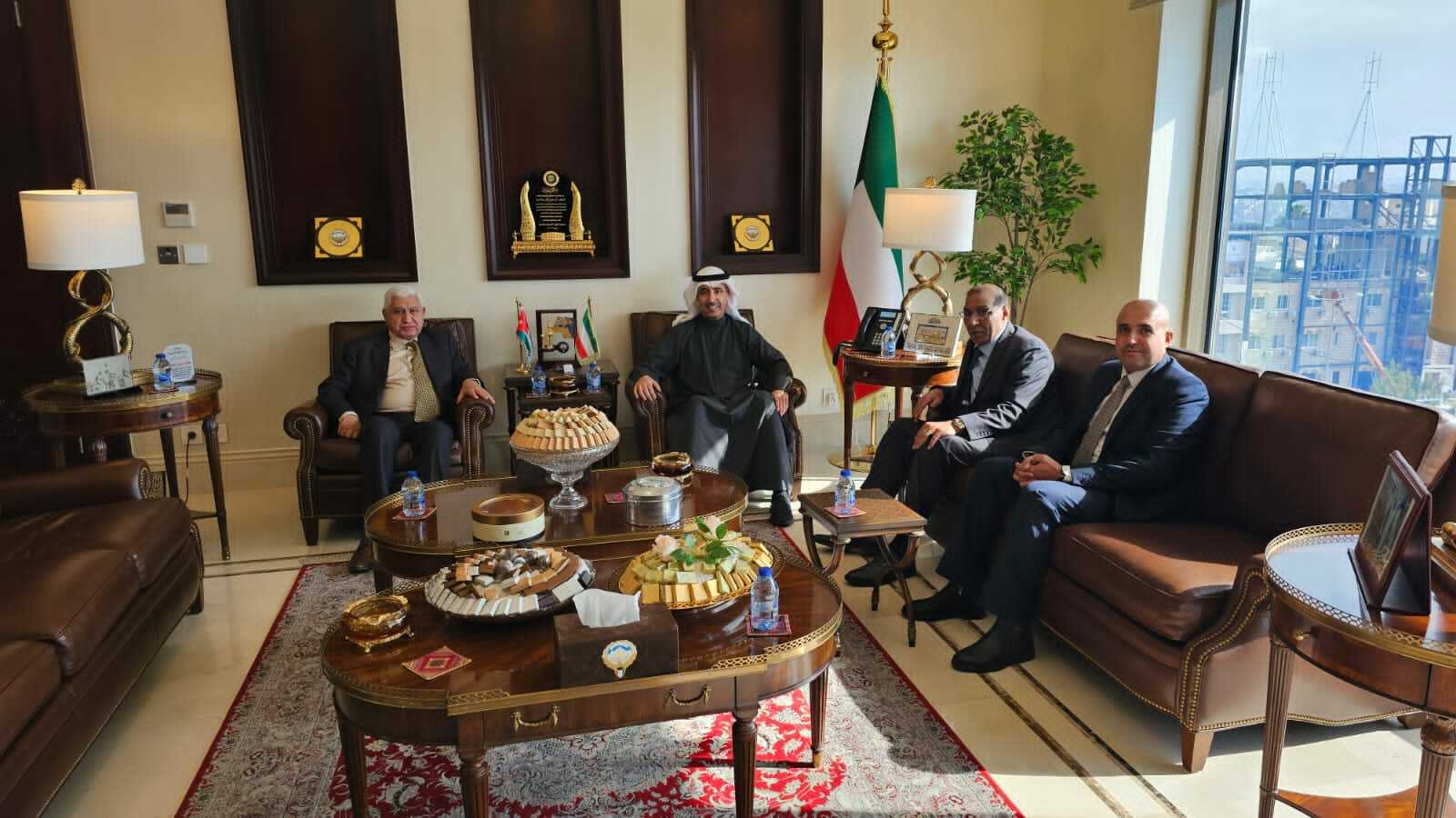المعايعة يبحث والسفير الكويتي تعزيز التعاون الثنائي