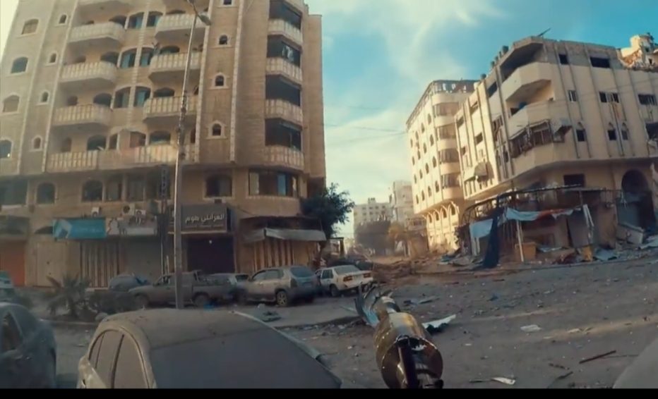 شاهدوا عناصر القسام يهاجمون دبابات وآليات اسرائيلية